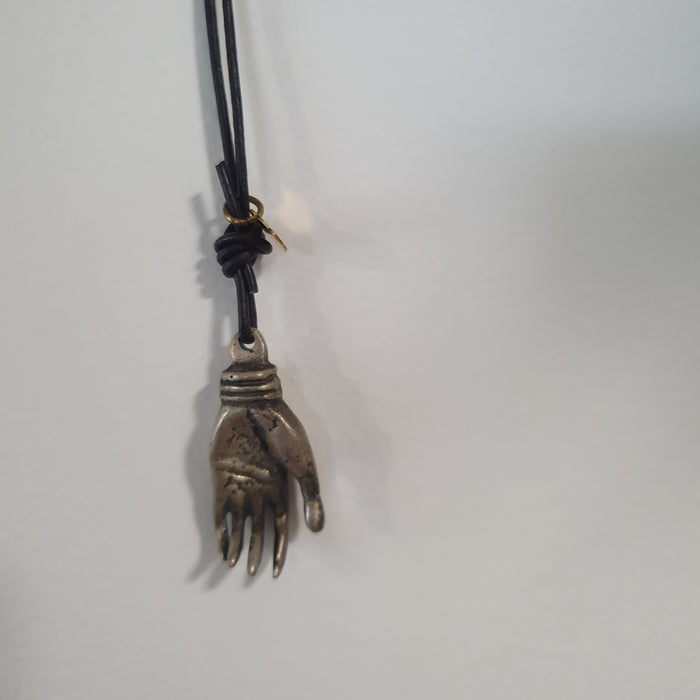 HELPING HAND NECKLACE