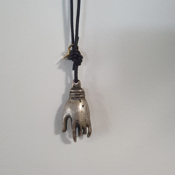 HELPING HAND NECKLACE