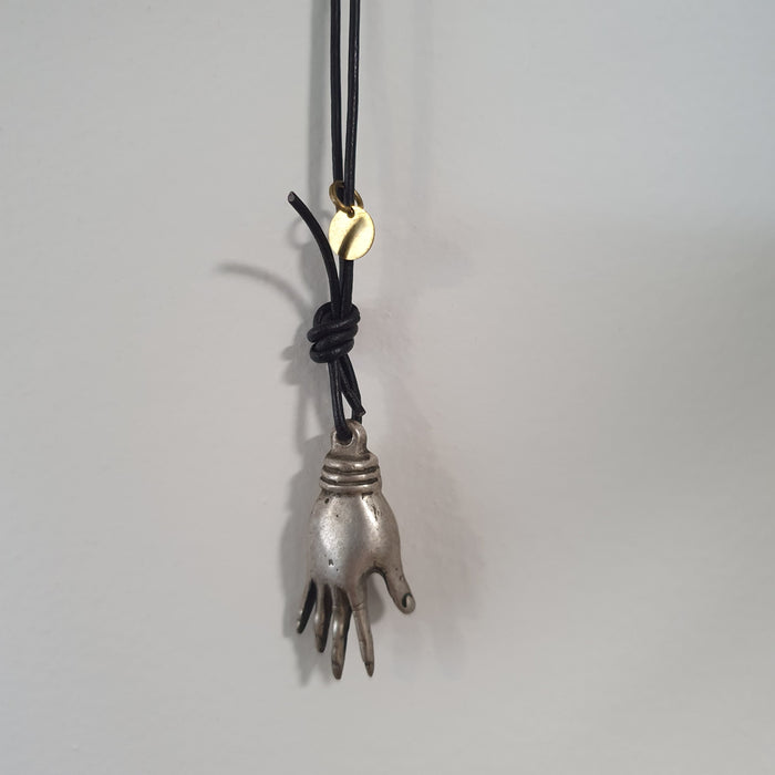 HELPING HAND NECKLACE